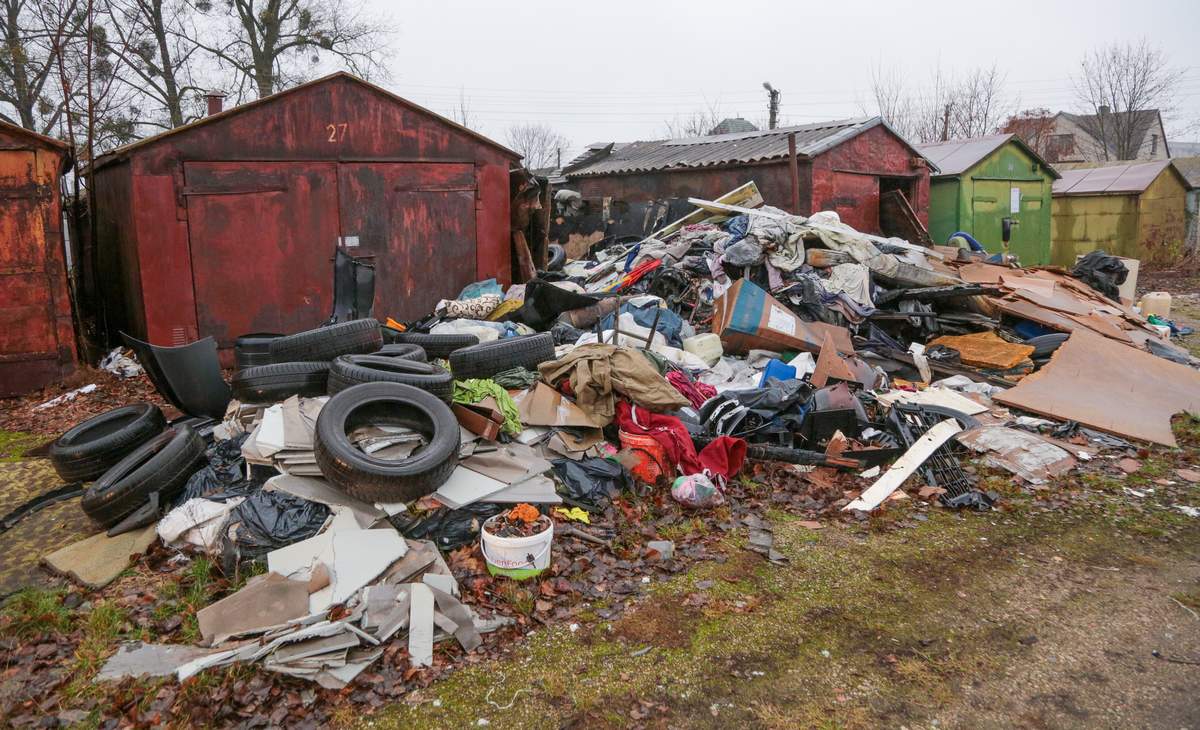 Tokie vaizdai jau daug metų Laikštės garažuose įprasti.