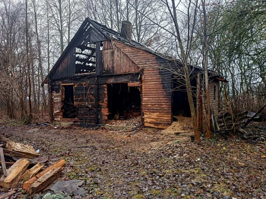 Išdegusiame kambaryje rastas šeimininko kūnas.