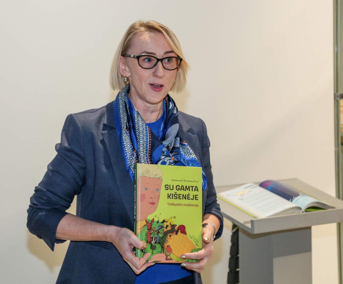 Renginį pradėjusi Danguolė Kandrotienė džiaugėsi, kad leidyklai teko garbė išleisti 100-ąją šio autoriaus knygą.