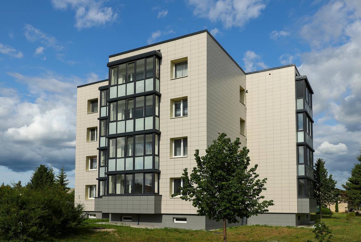 Daugiabutis po modernizacijos. 