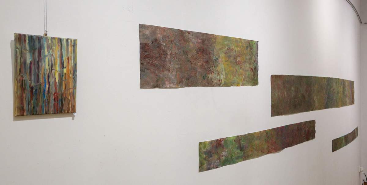 Menininkė savo darbuose įamžino miško grožį.
