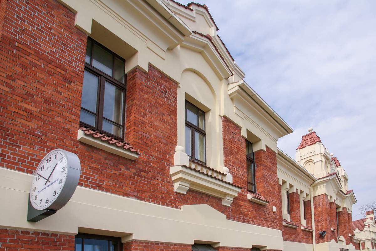 Marijampolės geležinkelio stotis mini 100-mečio sukaktį.
