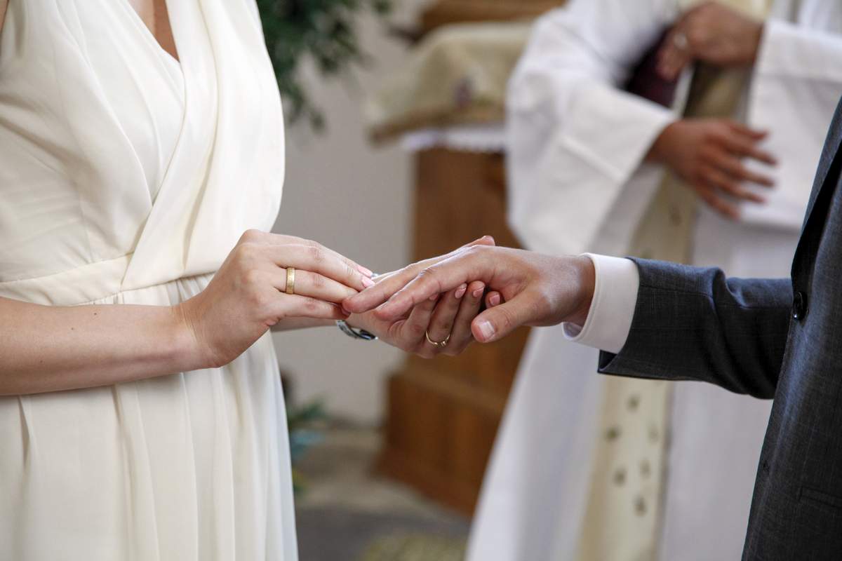 Praėjusiais metais susituokė truputį mažiau gyventojų, ištuokos sudaro beveik pusę sutuoktuvių skaičiaus. 