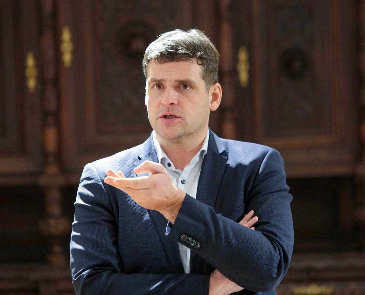 Seimo narys Remigijus Žemaitaitis pabrėžia, kad su rinkėjais svarbu bendrauti ir po rinkimų. 