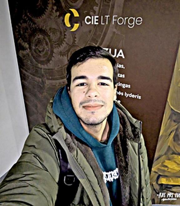 Inžinierius iš Ispanijos Ksaveras Komesane: „Mane sužavėjo galimybė dirbti užsienyje ir pažinti kitą kultūrą – tokia patirtis jaunam žmogui yra būtina.“