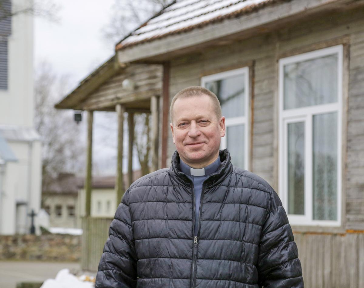 Kunigas Rimantas Venslova sako, kad tiek daug gerų darbų padaryti pavyko geros valios žmonių pastangomis.