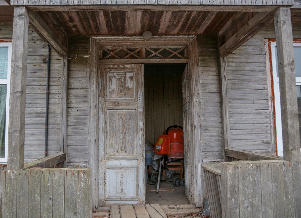 Pasak klebono, dvivėres duris norima išsaugoti ir restauruoti.