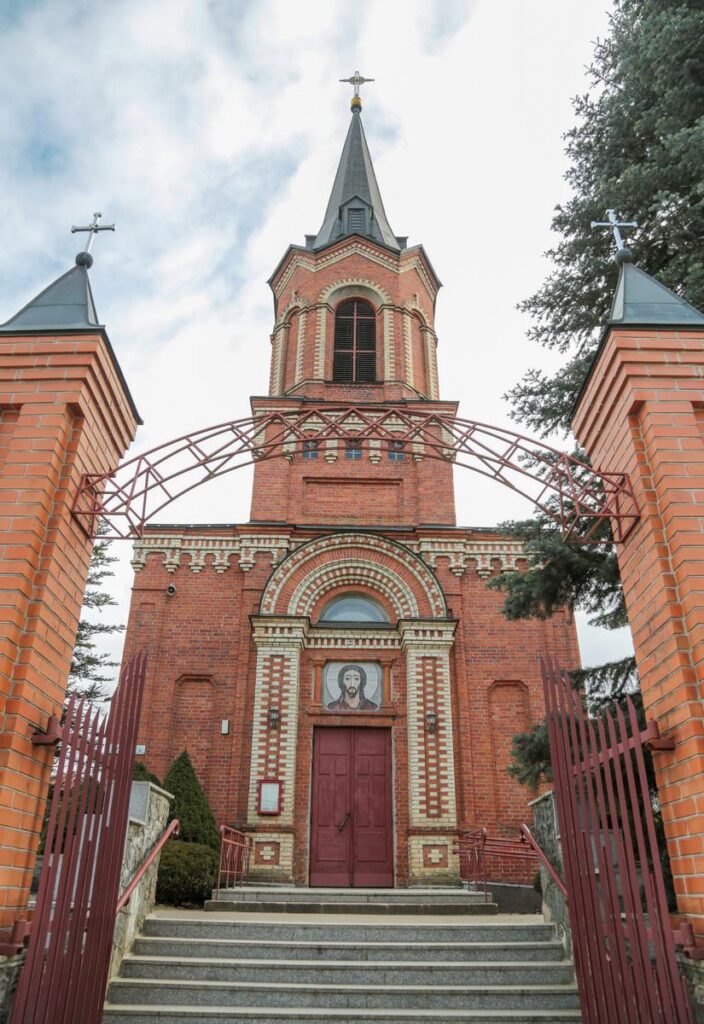Šv. Vincento Pauliečio bažnyčioje iki 1914 metų veikė šv. Nikolajaus Stebukladario cerkvė.