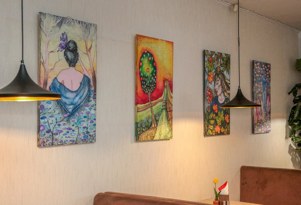 Kartu su autore norisi kurti paslaptingas istorijas...