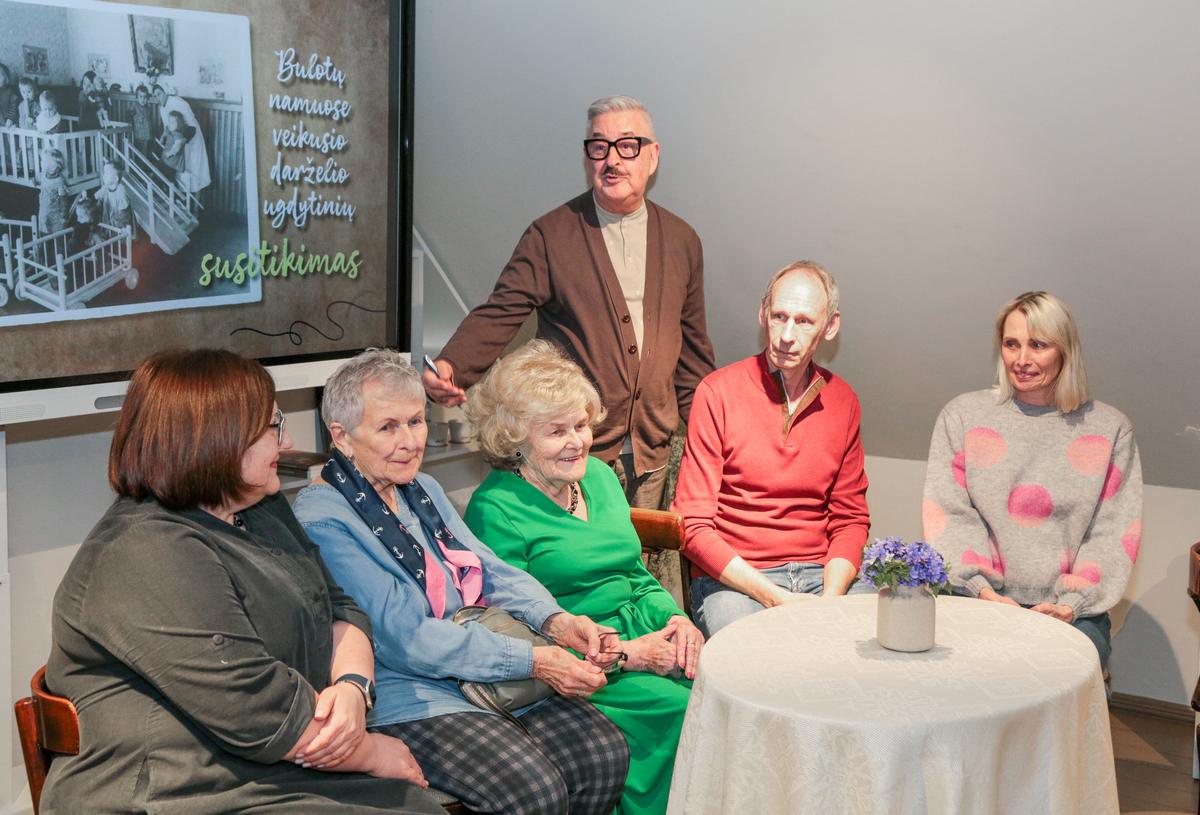 Prisiminimais dalijosi Raimunda Juškauskienė, Danutė Pupkutė, Ona Sakalauskienė, Vytenis Pauliukaitis, Audrius Kedys ir Skirmantė Uleckaitė.