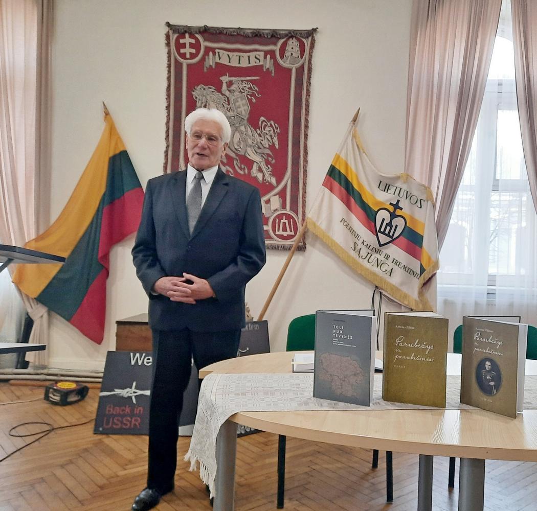 Antanas Žilėnas ir jo knygos.