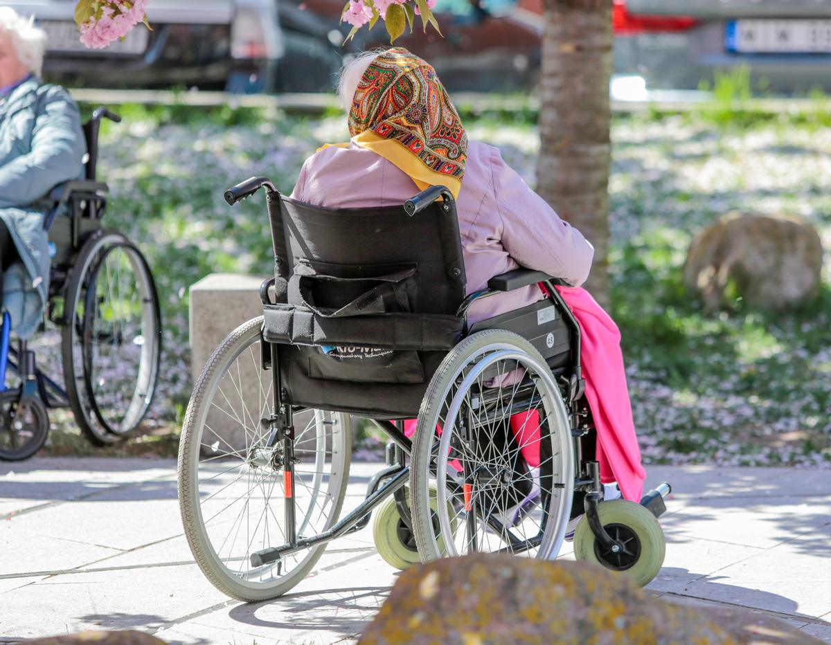 Dalis kaupiančiųjų dėl sudėtingos sveikatos būklės galės nutraukti kaupimą antroje pakopoje nesulaukę pensijos amžiaus.
