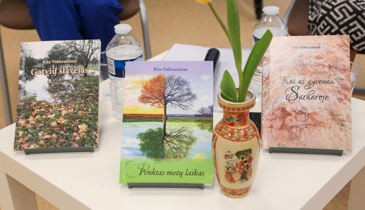 Knygos: trečioji vadinasi „Kai aš gyvenau Sacharoje“: autorė sako labai mėgstanti smėlį ir išskaičiavusi, kad ankstesniame gyvenime tikrai ten gyvenusi…