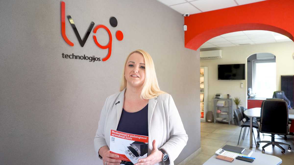 „LVG technologijos“ administratorė Rūta Tačilauskienė tvirtina, kad susidomėjimas Saulės elektrinėmis nuolat auga. Šiuo metu per savaitę įmonė sumontuoja tris, kartais net keturias Saulės elektrines.