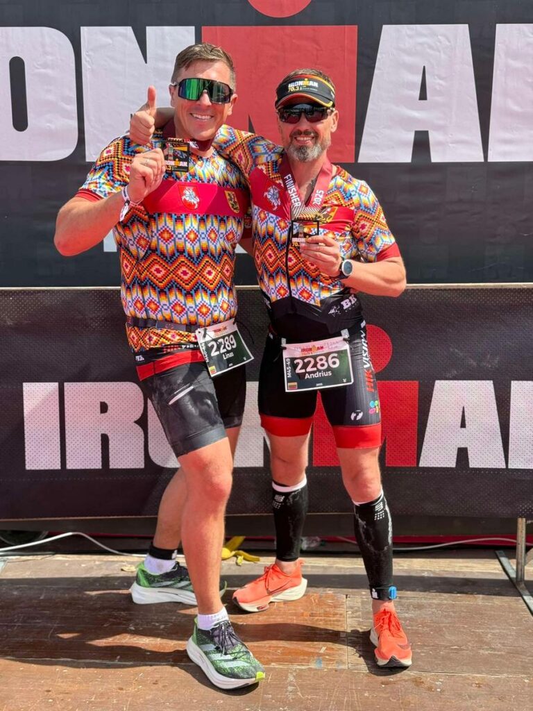 Linas Paknys ir Andrius Papečkys po finišo.