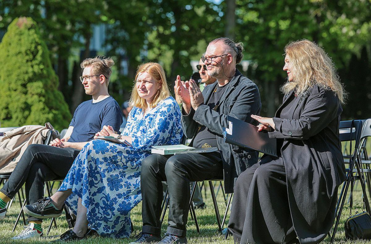 Šventės svečiai Martynas Pumputis, Giedrė Kazlauskaitė, Dainius Dirgėla ir renginio organizatorė Valė Klesevičienė.