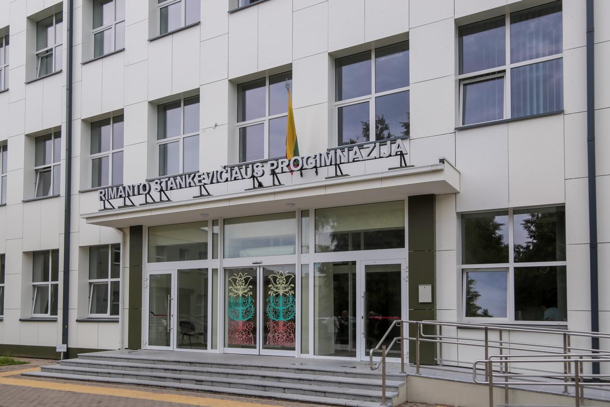 Įgyvendinant naująją programą visam progimnazijos kolektyvui teks išeiti iš komforto zonos.