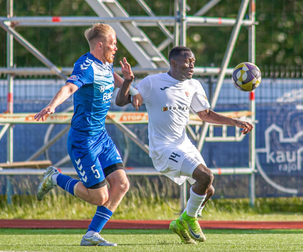 Atakoje pirmojo rungtynių įvarčio autorius Frankline’as Tangiri.