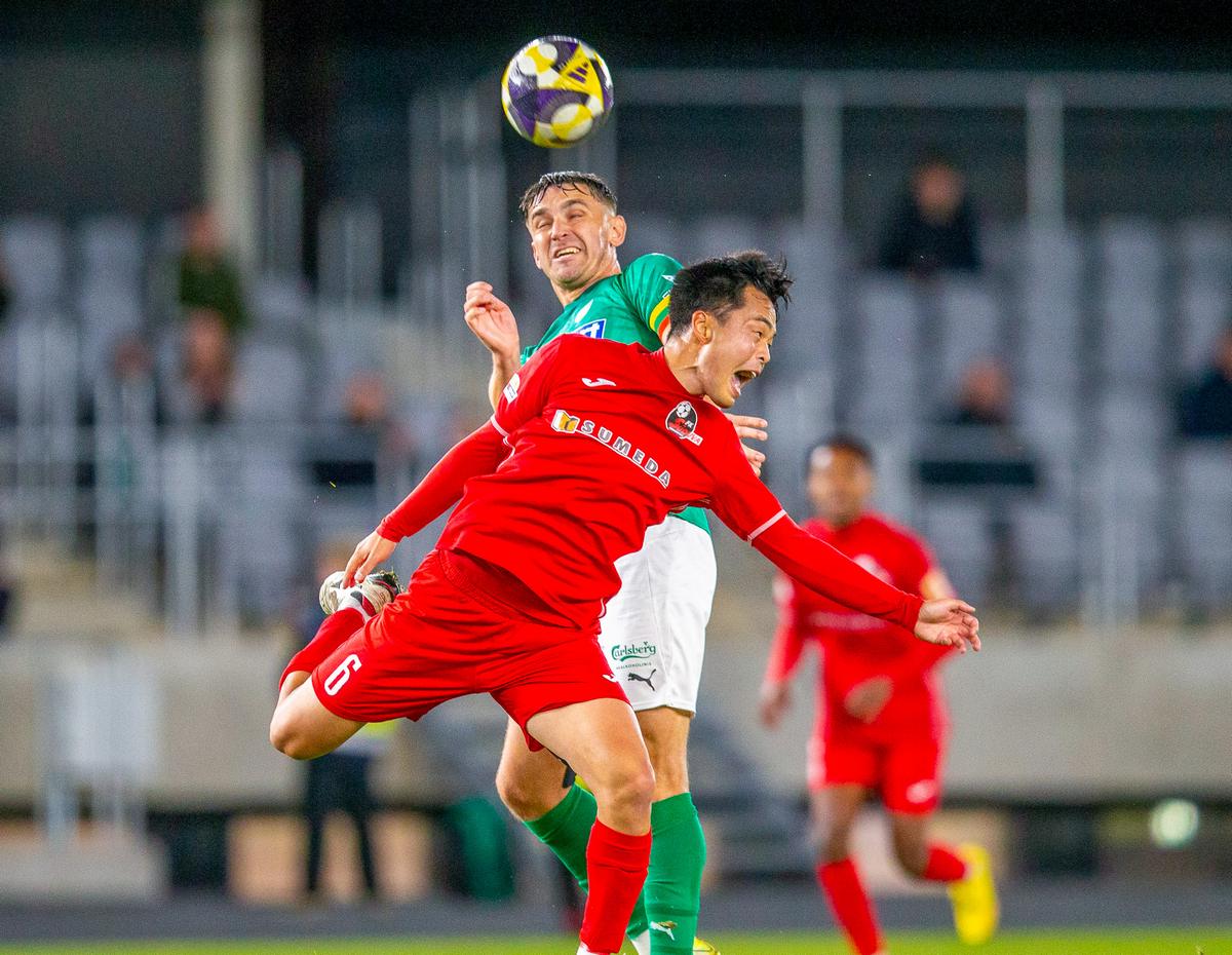 Dvikovos smaigalyje „Sūduvos“ gynėjas Kota Sakurai.