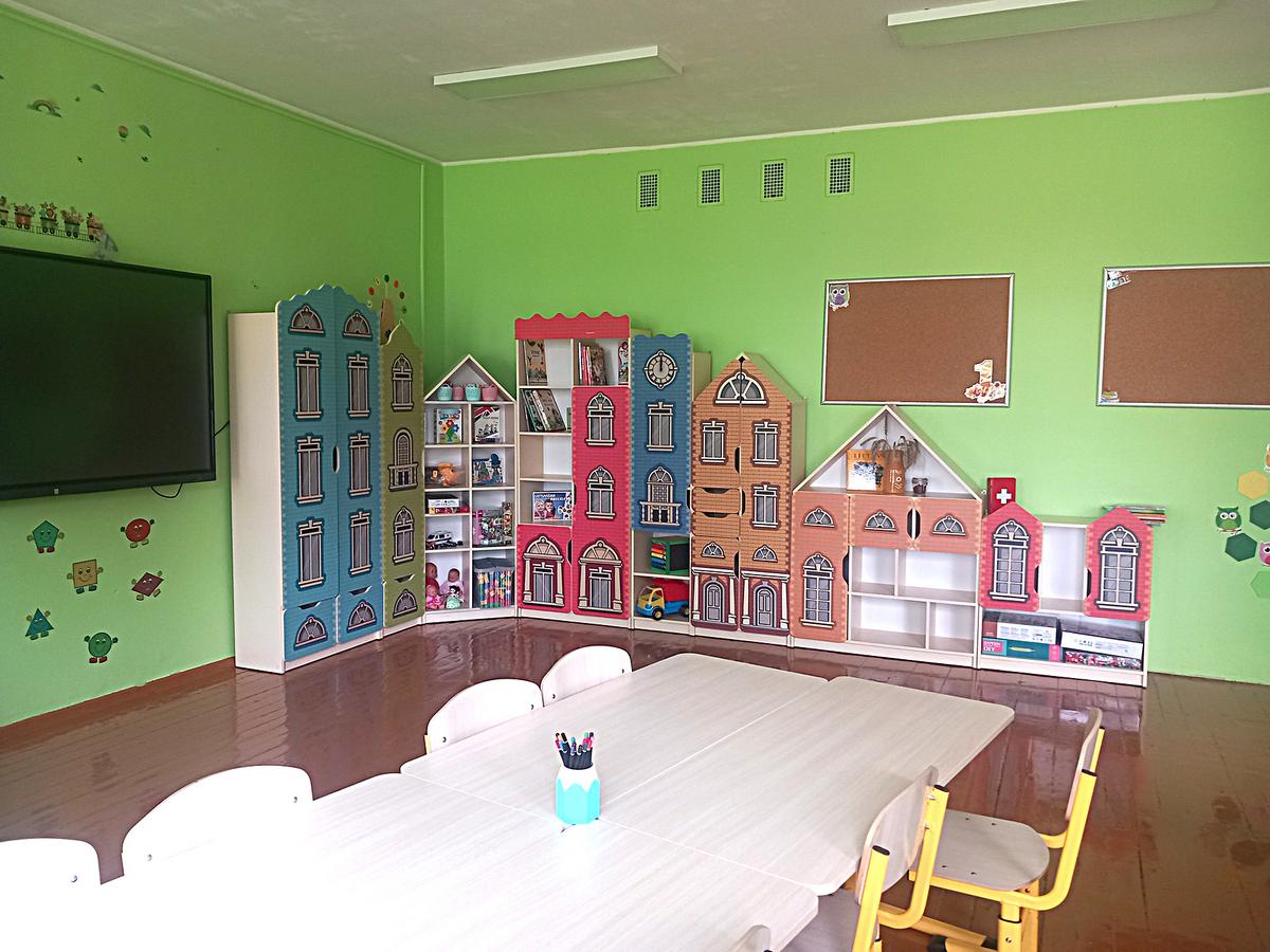 Spalvingas rugsėjis ne tik gamtoje, bet ir klasėse.