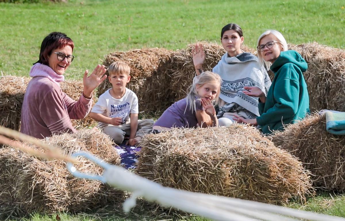 Ugdymosi erdvėje „Ąžuolynas“, pasak Astos Draugelienės, gera ir vaikams, ir tėvams, ir mokytojams. Kairėje – šios erdvės vadovė Jūratė Gaidienė.