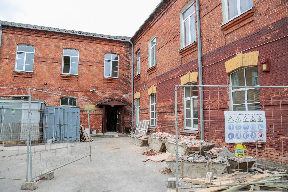  Laikinosios nakvynės namų klientai jau iškelti į kitas institucijas, kurios žada padėti ir suteikti žmonėms apgyvendinimo paslaugas, kol remontas bus baigtas.