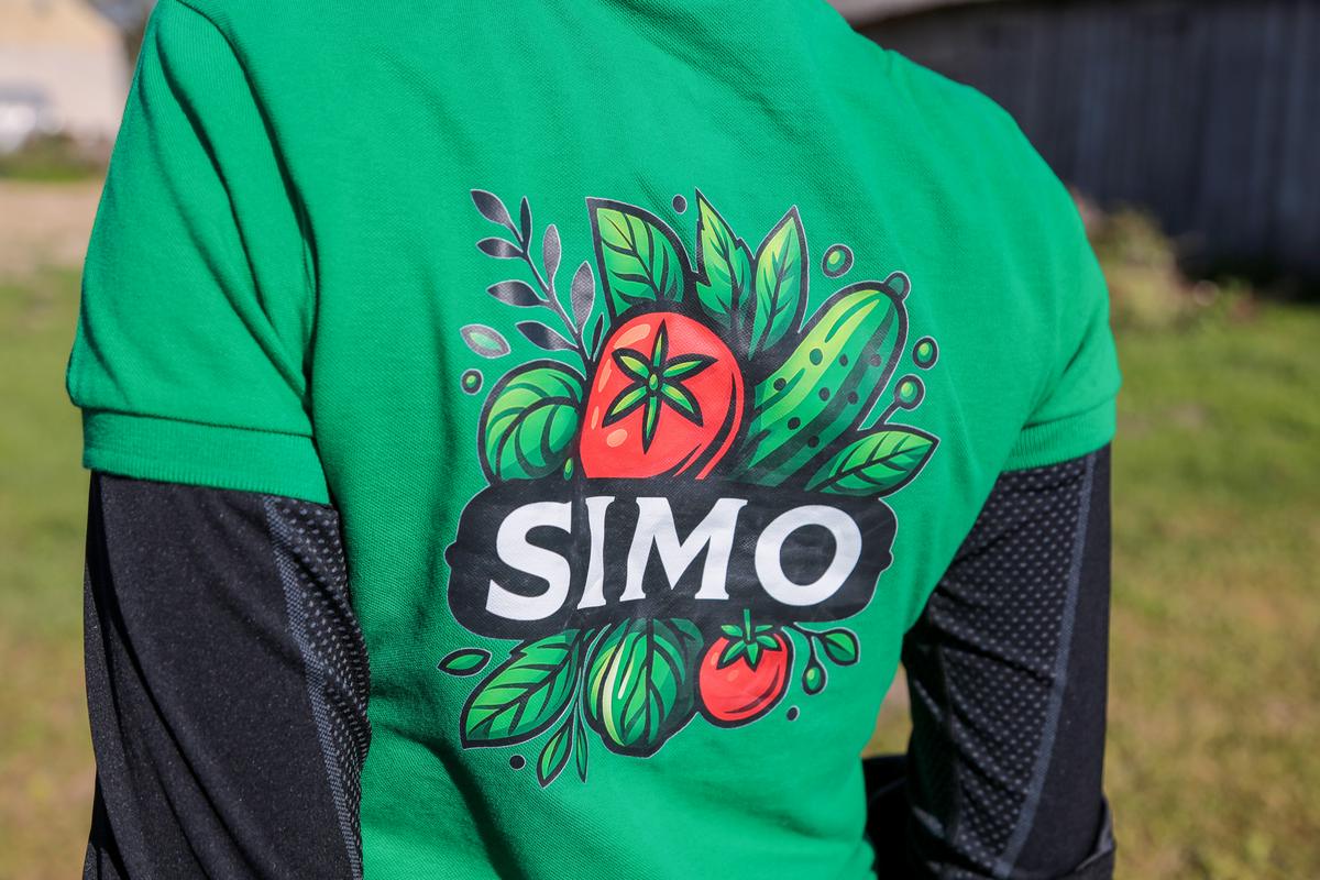 Marškinėliai su logotipu atkreipdavo pirkėjų dėmesį.