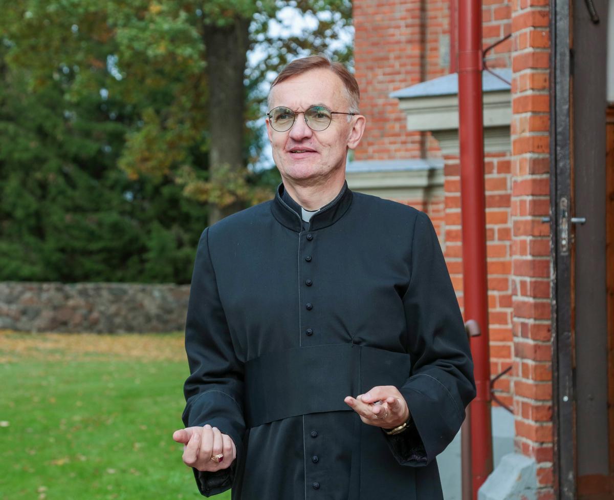 Parapijos klebonas kun. Remigijus Maceina vargonus norėtų restauruoti ir Gudelių bažnyčioje. 