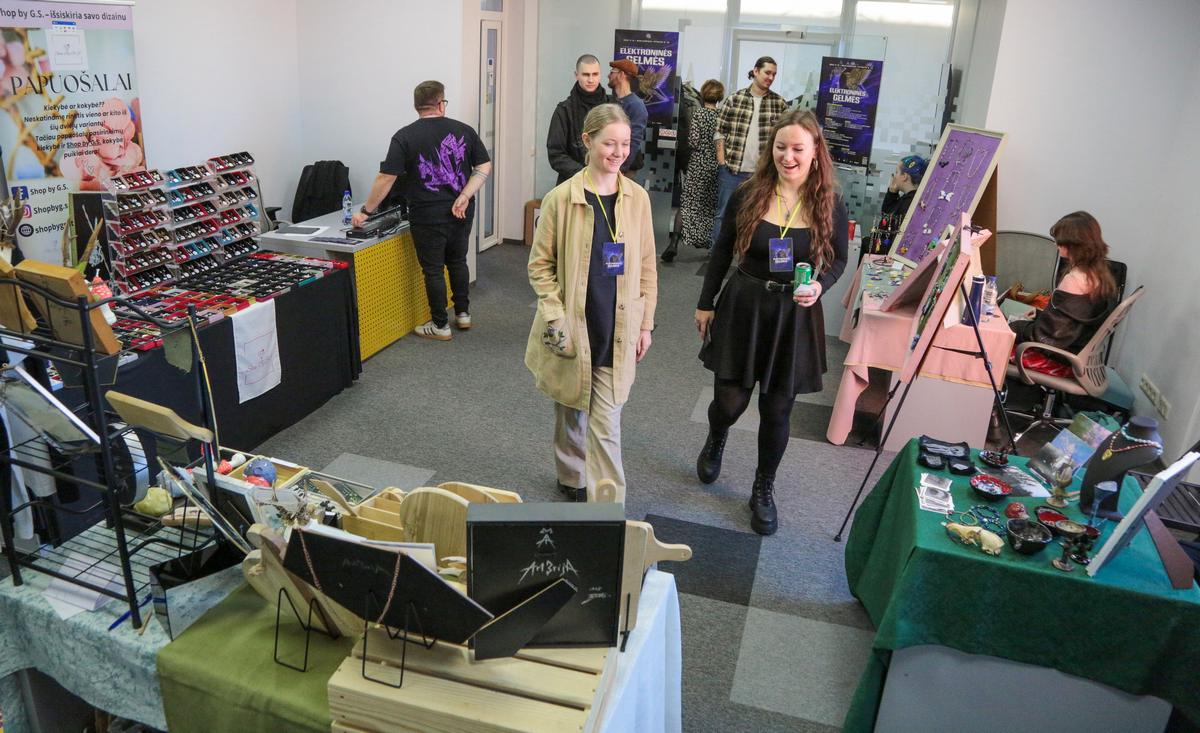 Festivalio metu surengta kūrybos mugė.