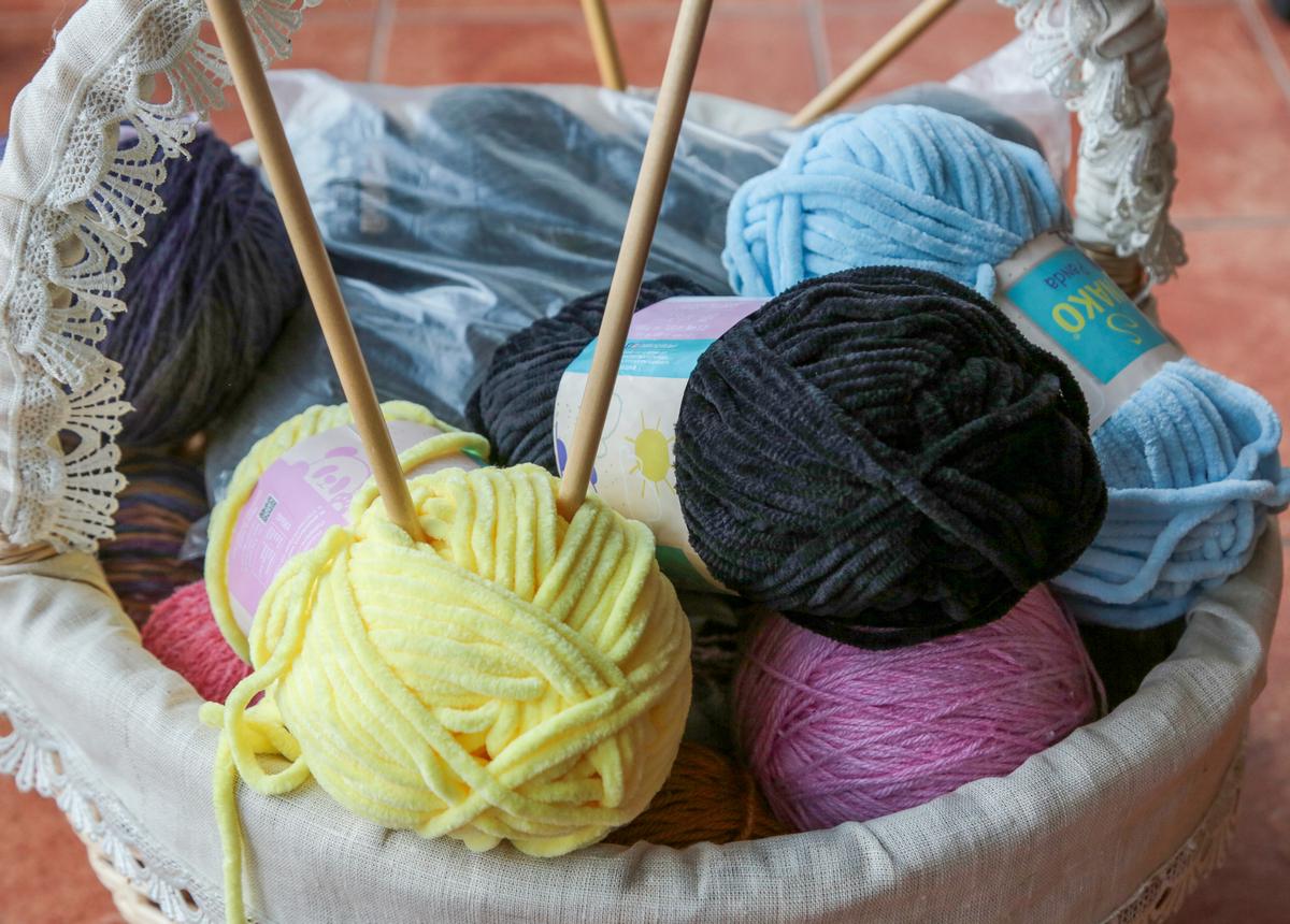 „Puošmenoje“ mezgėjos ras visko, ko tik reikia išskirtinei kūrybai.